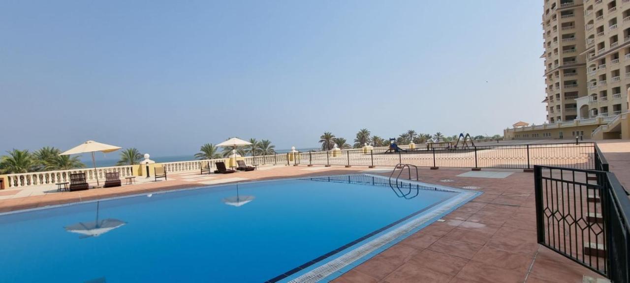 Lovely Lagoon View Studio Apartment Ras al-Khaimah Bagian luar foto