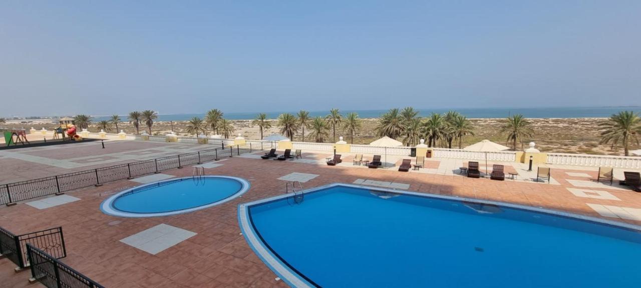 Lovely Lagoon View Studio Apartment Ras al-Khaimah Bagian luar foto